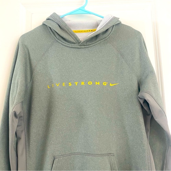 Nike Grey Active Therma-Fit Hoodie - size L - Picture 3 of 5